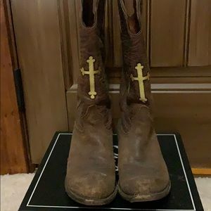 Cross cowboy boots